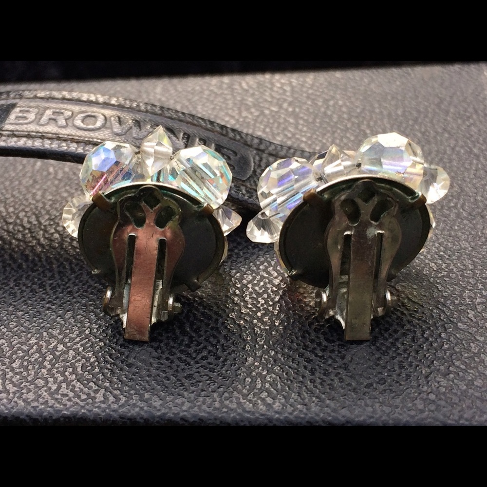 Vintage Mid-Century Iridescent AB Cluster Earrings Glam Granny - Picture 5 of 7